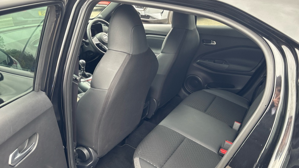Nissan Juke 1.0 DiG-T N-Connecta 5dr Petrol Hatchback - Image 16