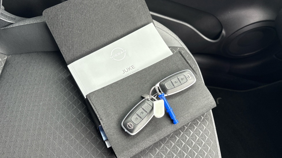 Nissan Juke 1.0 DiG-T N-Connecta 5dr Petrol Hatchback - Image 19