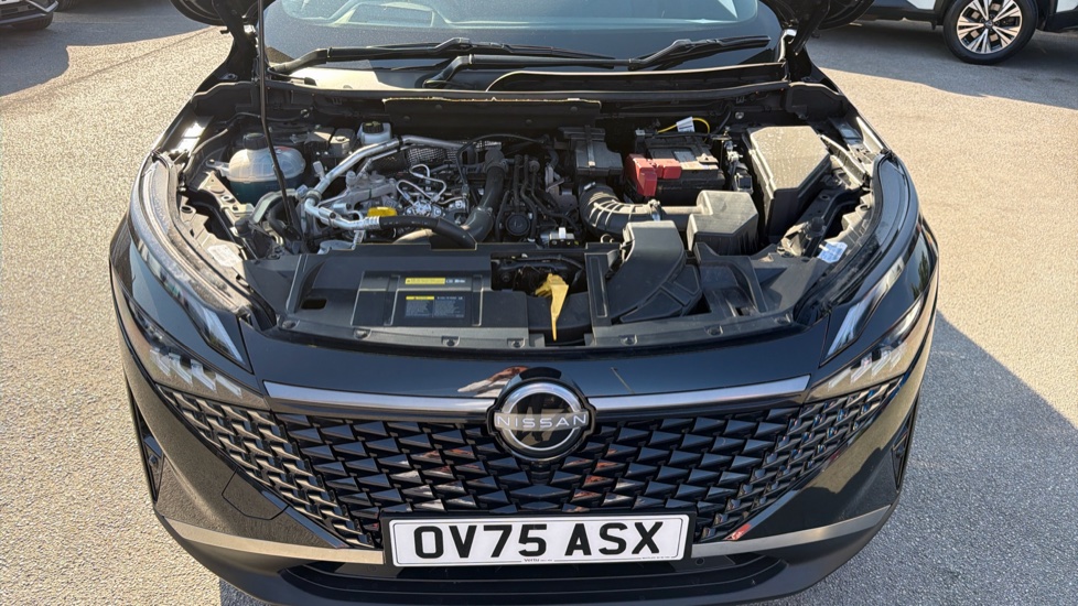 Nissan Qashqai 1.3 DiG-T MH Tekna 5dr Petrol Hatchback - Image 8
