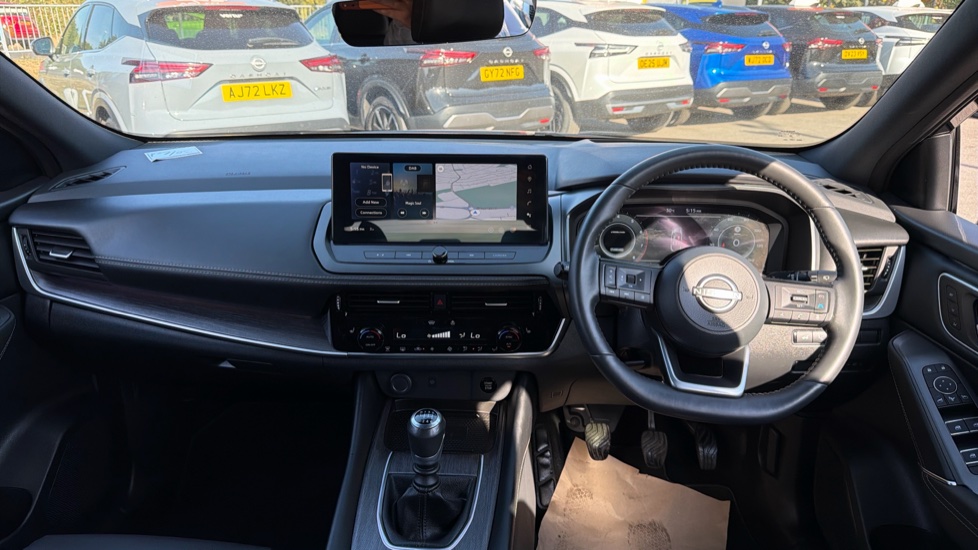 Nissan Qashqai 1.3 DiG-T MH Tekna 5dr Petrol Hatchback - Image 10