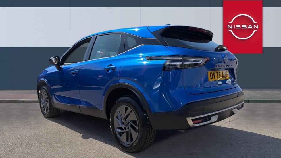 Nissan Qashqai 1.3 DiG-T MH Acenta Premium 5dr Petrol Hatchback - Image 2