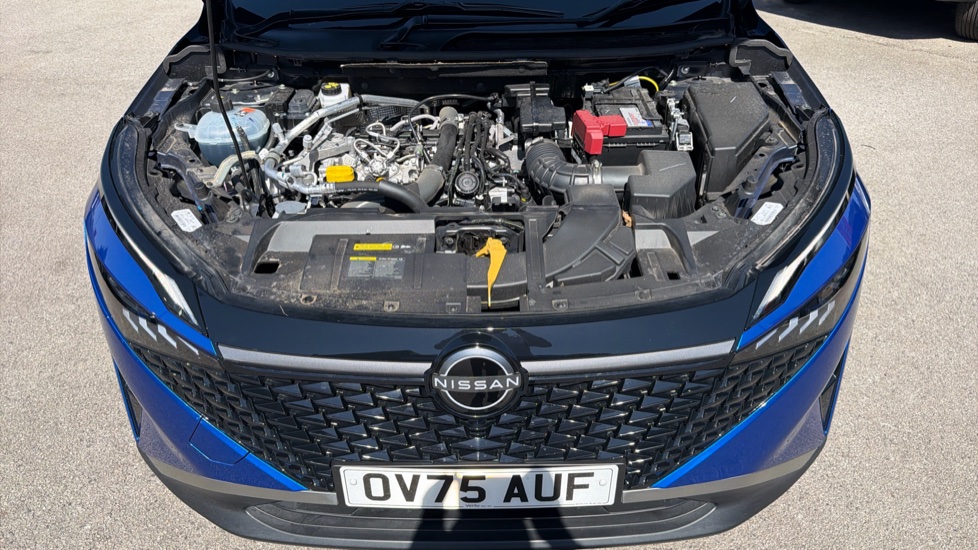 Nissan Qashqai 1.3 DiG-T MH Acenta Premium 5dr Petrol Hatchback - Image 8
