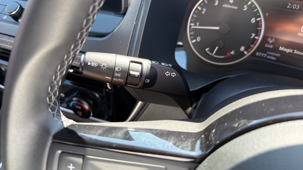 Nissan Qashqai 1.3 DiG-T MH Acenta Premium 5dr Petrol Hatchback - Image 30