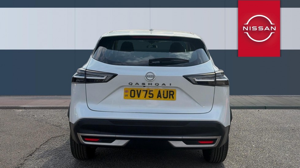 Nissan Qashqai 1.3 DiG-T MH Acenta Premium 5dr Petrol Hatchback - Image 6