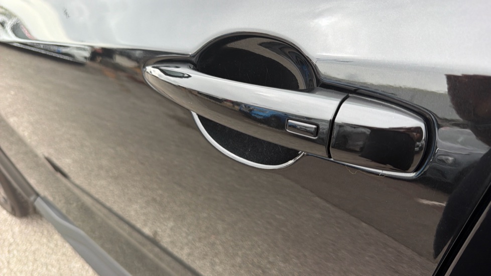 Nissan Juke 1.6 Hybrid Tekna 5dr Auto Hybrid Hatchback - Image 21
