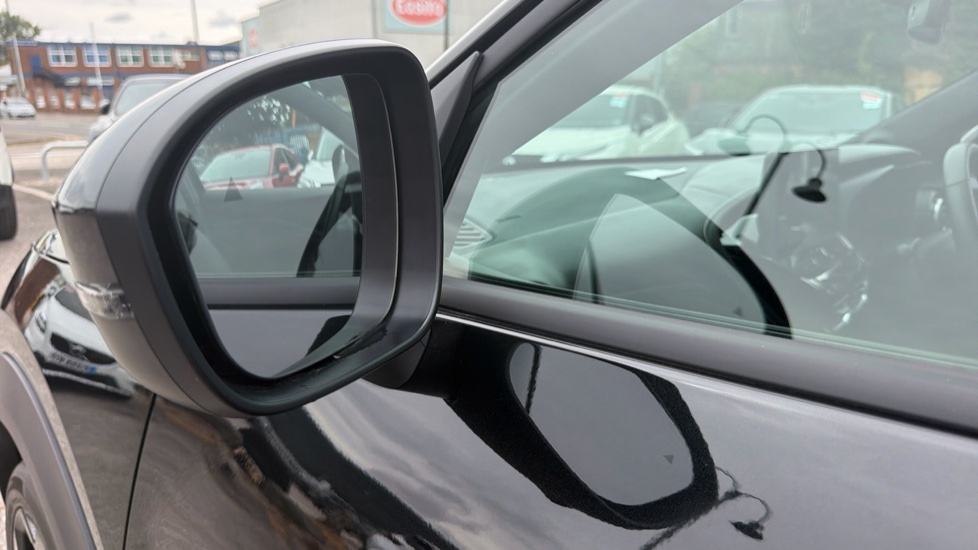 Nissan Juke 1.6 Hybrid Tekna 5dr Auto Hybrid Hatchback - Image 24