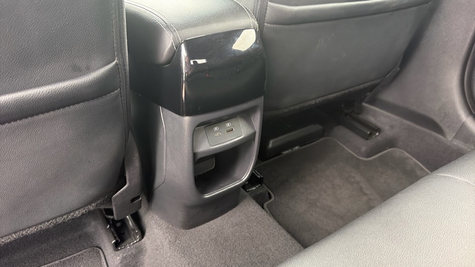 Nissan Juke 1.6 Hybrid Tekna 5dr Auto Hybrid Hatchback - Image 25