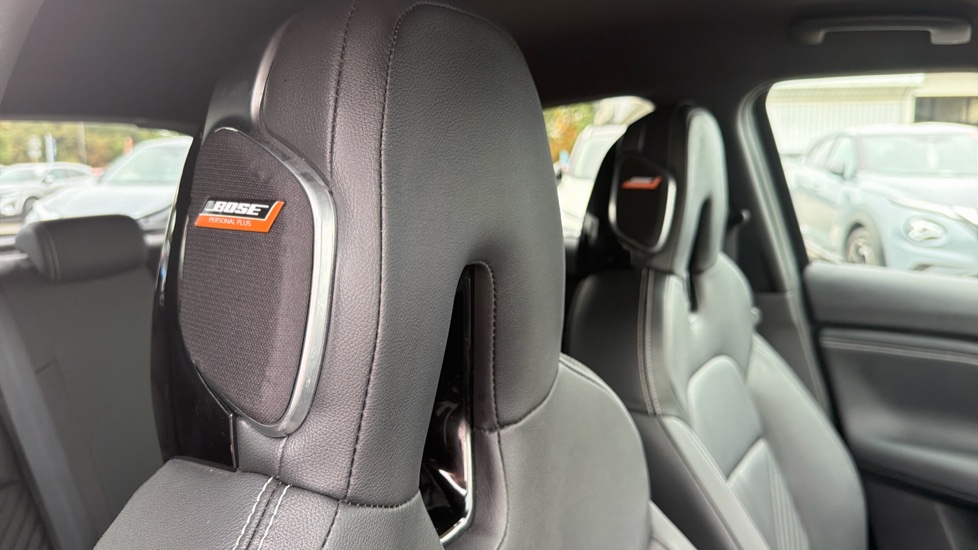 Nissan Juke 1.6 Hybrid Tekna 5dr Auto Hybrid Hatchback - Image 26