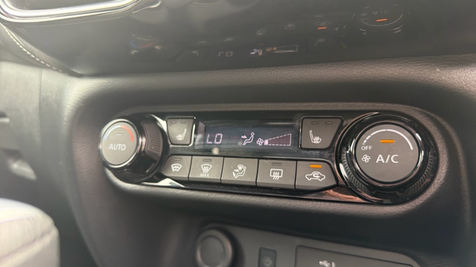 Nissan Juke 1.6 Hybrid Tekna 5dr Auto Hybrid Hatchback - Image 36