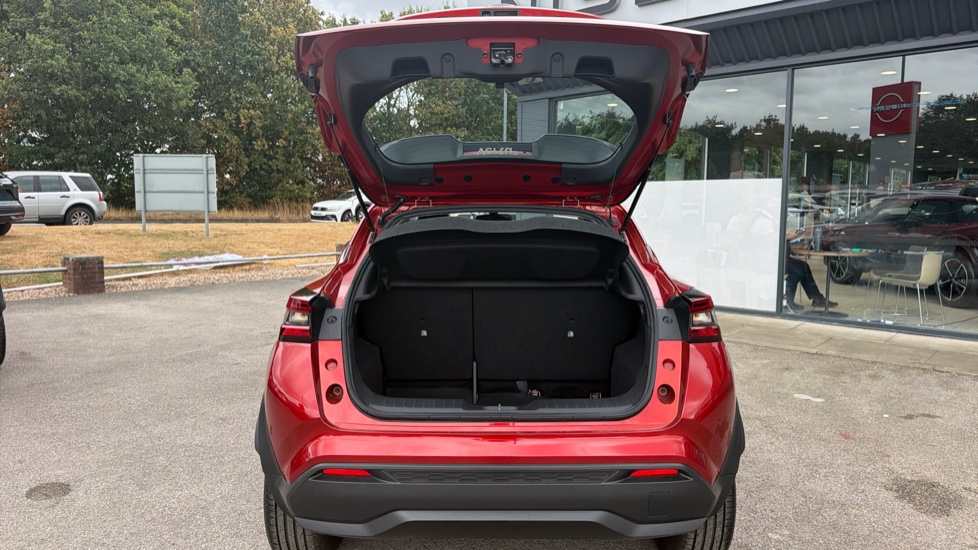 Nissan Juke 1.0 DiG-T Acenta Premium 5dr DCT Petrol Hatchback - Image 4