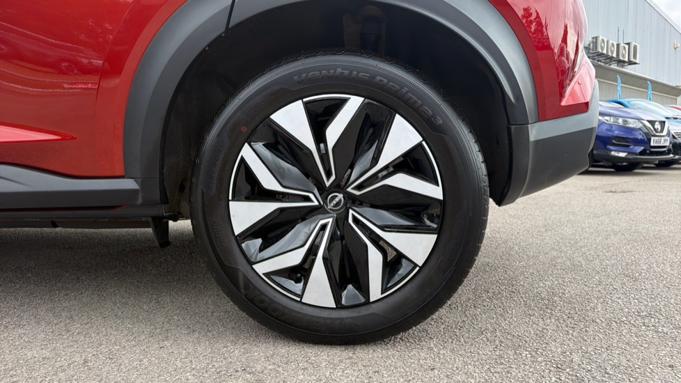 Nissan Juke 1.0 DiG-T Acenta Premium 5dr DCT Petrol Hatchback - Image 7