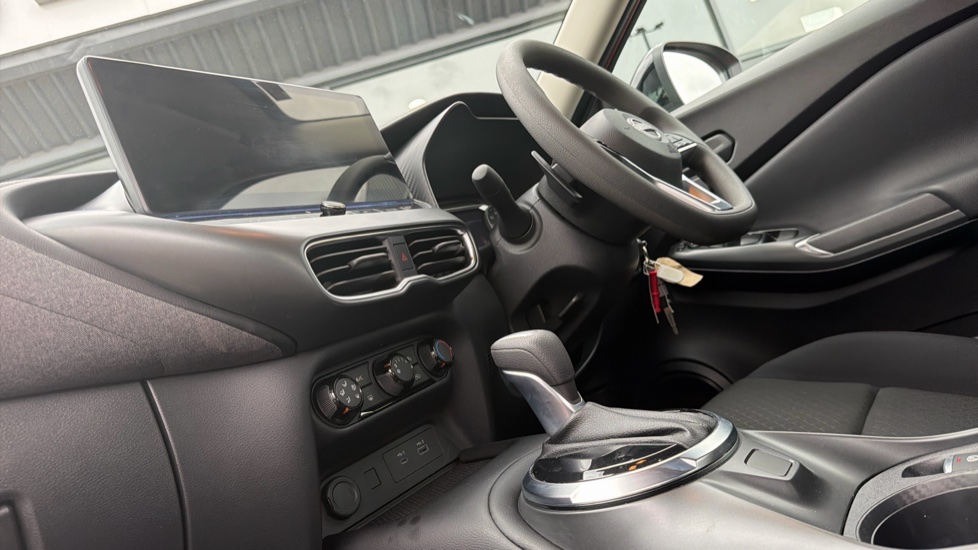 Nissan Juke 1.0 DiG-T Acenta Premium 5dr DCT Petrol Hatchback - Image 13