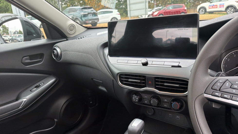 Nissan Juke 1.0 DiG-T Acenta Premium 5dr DCT Petrol Hatchback - Image 14
