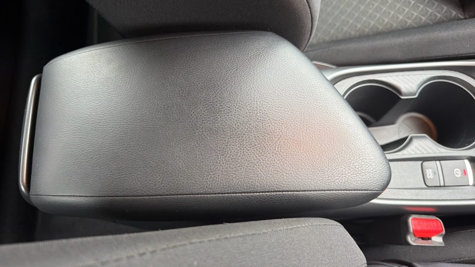 Nissan Juke 1.0 DiG-T Acenta Premium 5dr DCT Petrol Hatchback - Image 34