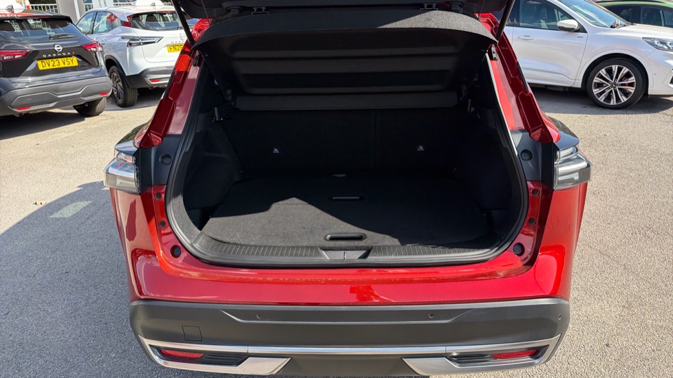 Nissan Qashqai 1.3 DiG-T MH N-Connecta [Glass Roof] 5dr Petrol Hatchback - Image 4
