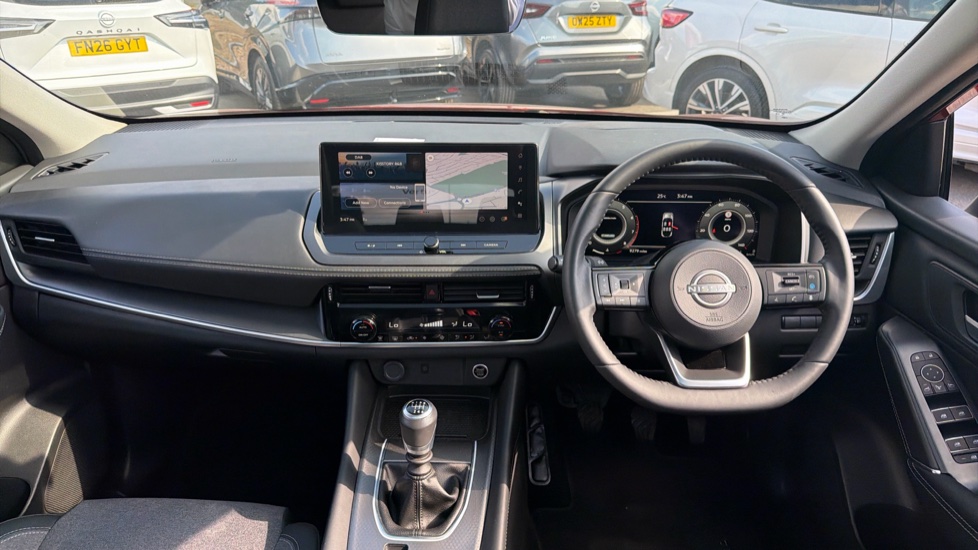 Nissan Qashqai 1.3 DiG-T MH N-Connecta [Glass Roof] 5dr Petrol Hatchback - Image 10