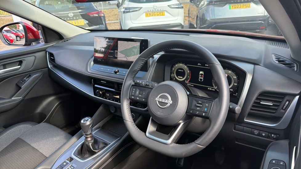 Nissan Qashqai 1.3 DiG-T MH N-Connecta [Glass Roof] 5dr Petrol Hatchback - Image 11