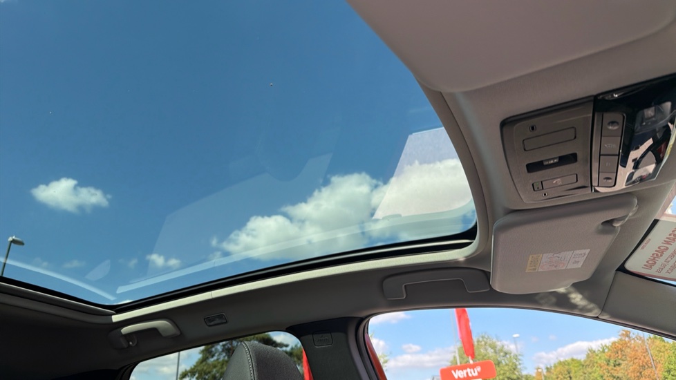 Nissan Qashqai 1.3 DiG-T MH N-Connecta [Glass Roof] 5dr Petrol Hatchback - Image 21
