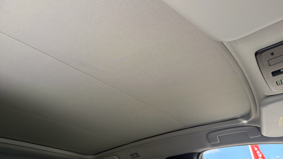 Nissan Qashqai 1.3 DiG-T MH N-Connecta [Glass Roof] 5dr Petrol Hatchback - Image 22