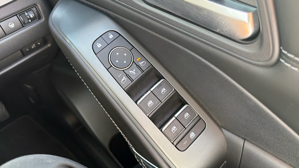 Nissan Qashqai 1.3 DiG-T MH N-Connecta [Glass Roof] 5dr Petrol Hatchback - Image 29