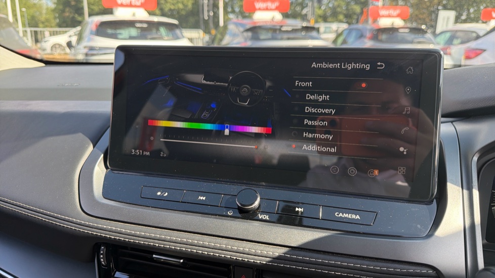 Nissan Qashqai 1.3 DiG-T MH N-Connecta [Glass Roof] 5dr Petrol Hatchback - Image 36