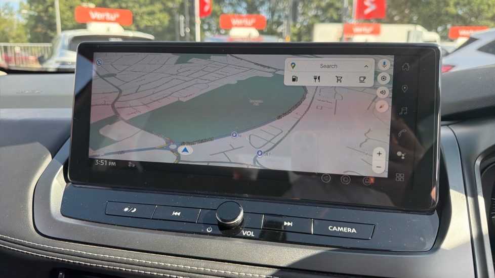 Nissan Qashqai 1.3 DiG-T MH N-Connecta [Glass Roof] 5dr Petrol Hatchback - Image 38