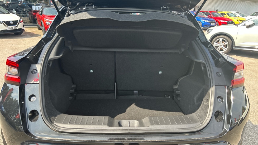 Nissan Juke 1.0 DiG-T N-Connecta 5dr Petrol Hatchback - Image 4