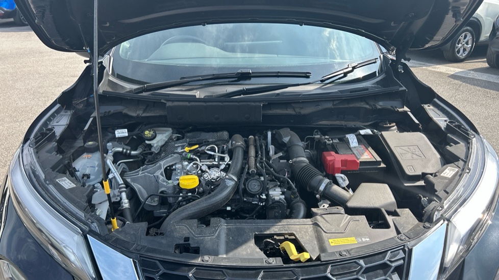 Nissan Juke 1.0 DiG-T N-Connecta 5dr Petrol Hatchback - Image 8