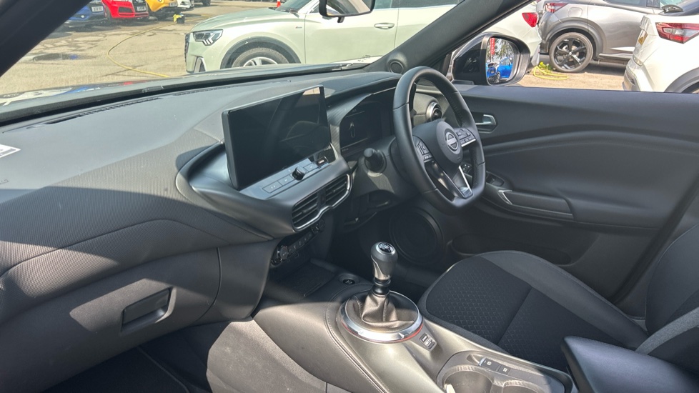 Nissan Juke 1.0 DiG-T N-Connecta 5dr Petrol Hatchback - Image 9