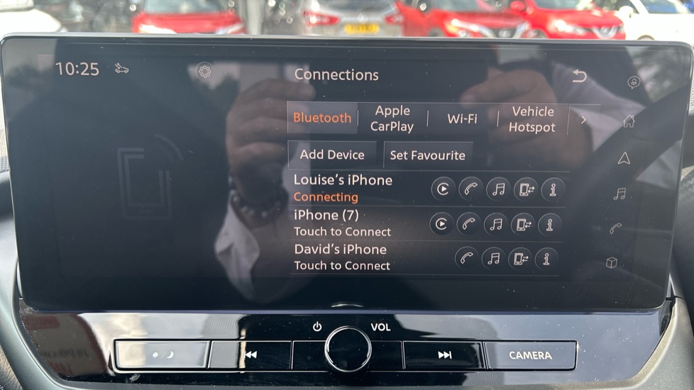 Nissan Juke 1.0 DiG-T N-Connecta 5dr Petrol Hatchback - Image 23