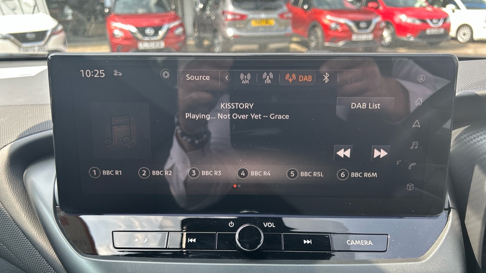 Nissan Juke 1.0 DiG-T N-Connecta 5dr Petrol Hatchback - Image 25
