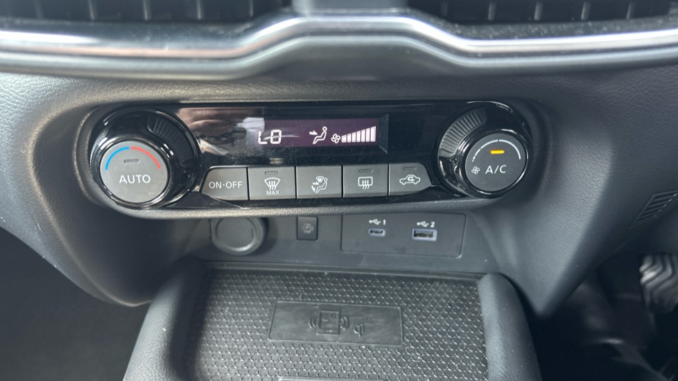 Nissan Juke 1.0 DiG-T N-Connecta 5dr Petrol Hatchback - Image 27