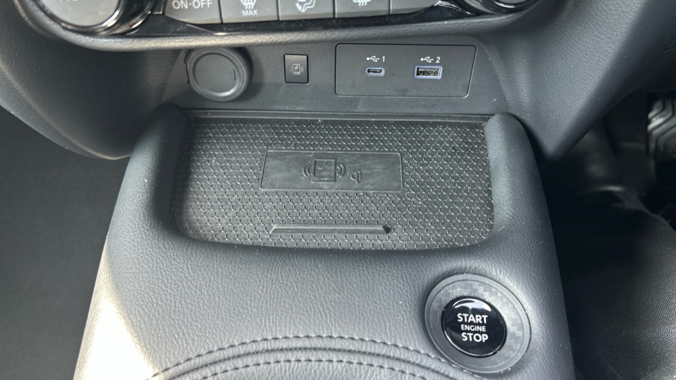 Nissan Juke 1.0 DiG-T N-Connecta 5dr Petrol Hatchback - Image 28