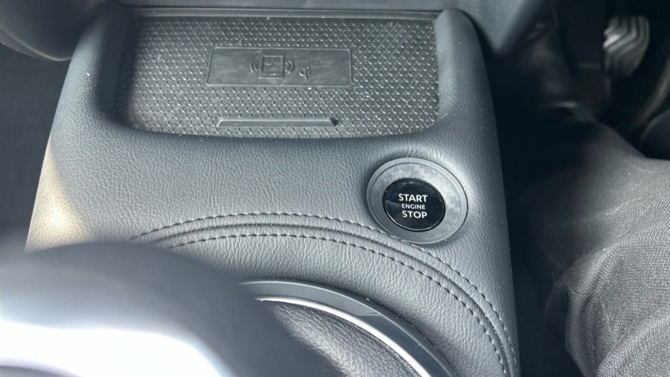 Nissan Juke 1.0 DiG-T N-Connecta 5dr Petrol Hatchback - Image 29