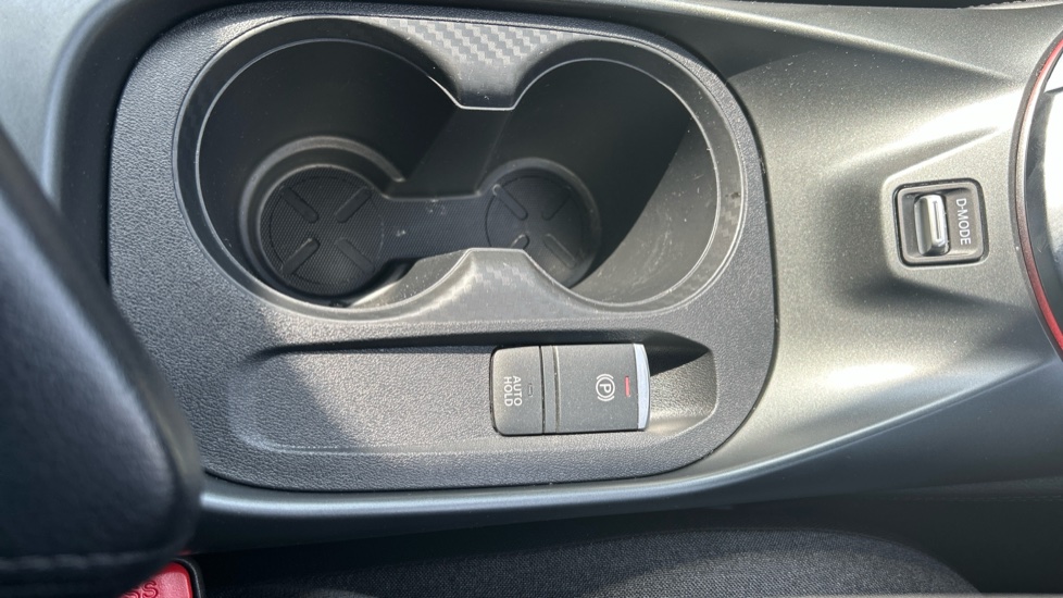 Nissan Juke 1.0 DiG-T N-Connecta 5dr Petrol Hatchback - Image 31