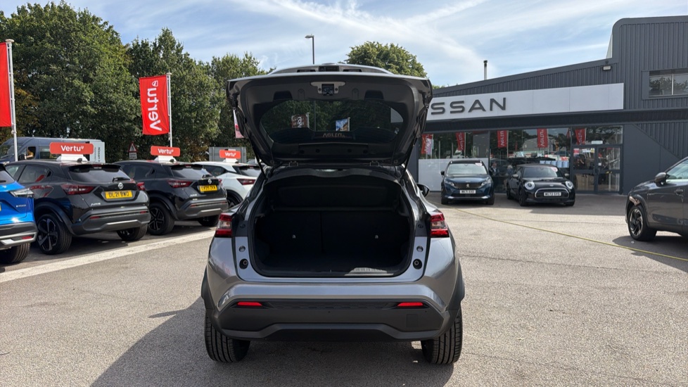 Nissan Juke 1.0 DiG-T Tekna 5dr Petrol Hatchback - Image 4
