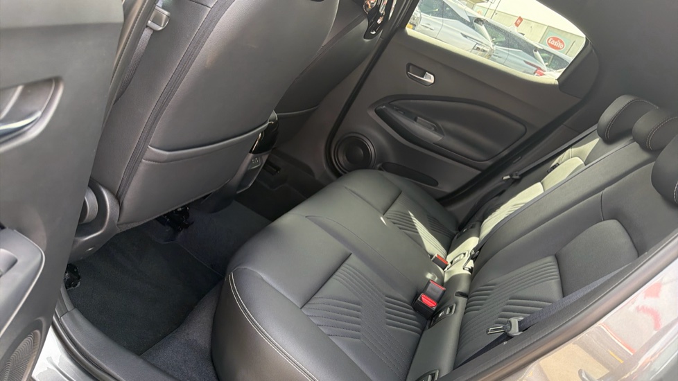 Nissan Juke 1.0 DiG-T Tekna 5dr Petrol Hatchback - Image 16