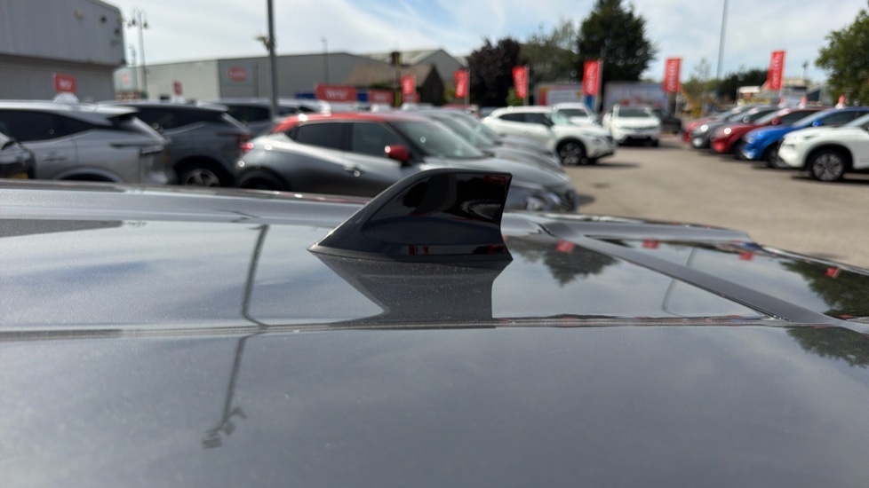Nissan Juke 1.0 DiG-T Tekna 5dr Petrol Hatchback - Image 21