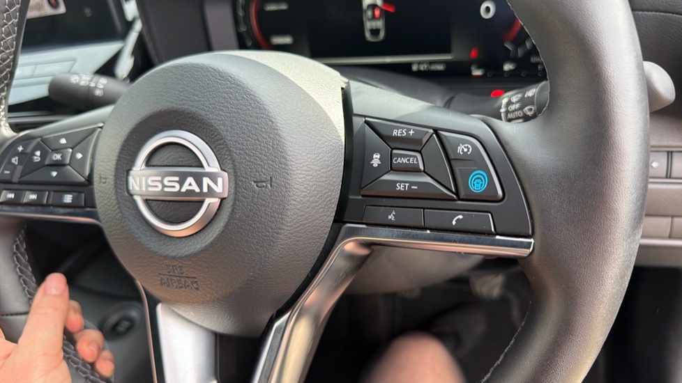Nissan Juke 1.0 DiG-T Tekna 5dr Petrol Hatchback - Image 28