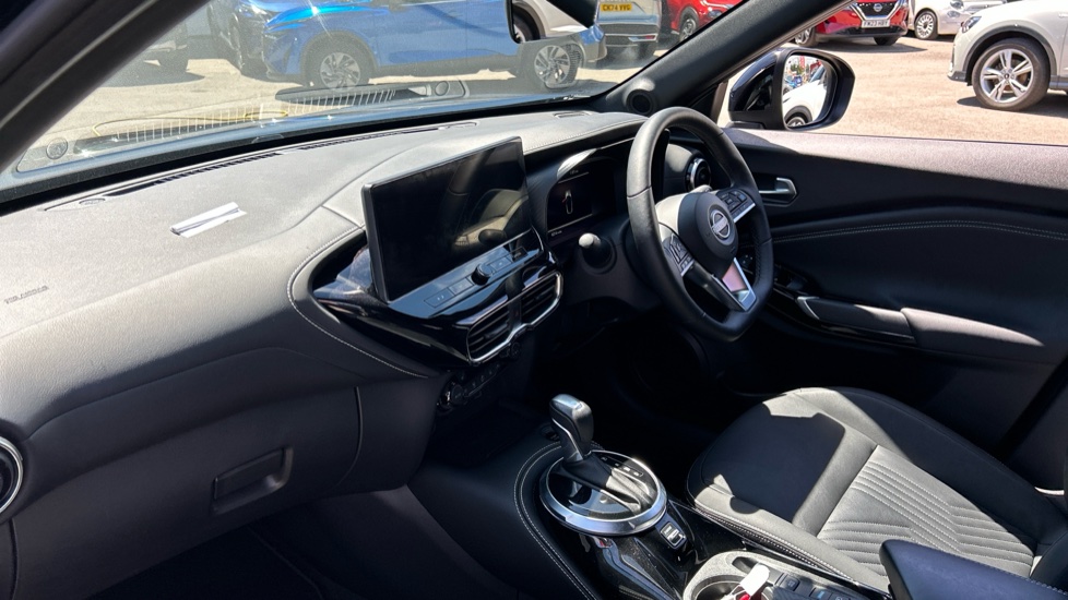 Nissan Juke 1.6 Hybrid Tekna 5dr Auto Hybrid Hatchback - Image 9