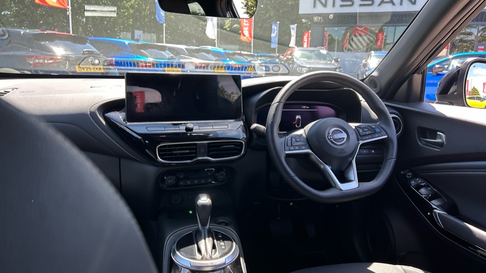 Nissan Juke 1.6 Hybrid Tekna 5dr Auto Hybrid Hatchback - Image 10