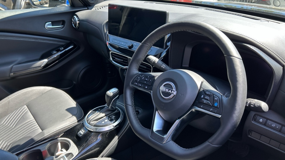 Nissan Juke 1.6 Hybrid Tekna 5dr Auto Hybrid Hatchback - Image 11
