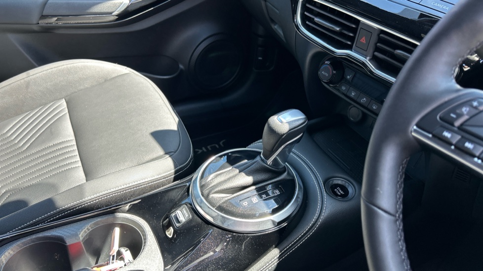 Nissan Juke 1.6 Hybrid Tekna 5dr Auto Hybrid Hatchback - Image 13