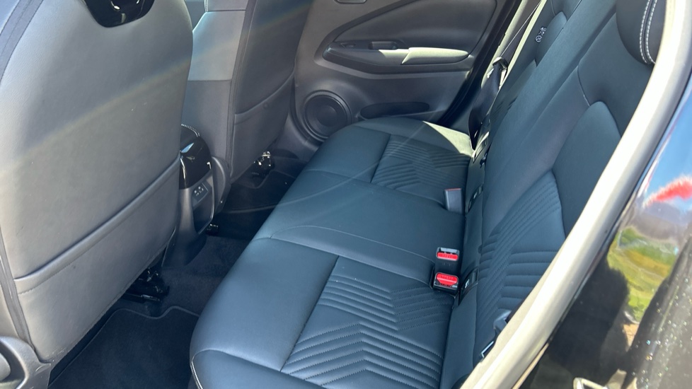 Nissan Juke 1.6 Hybrid Tekna 5dr Auto Hybrid Hatchback - Image 16