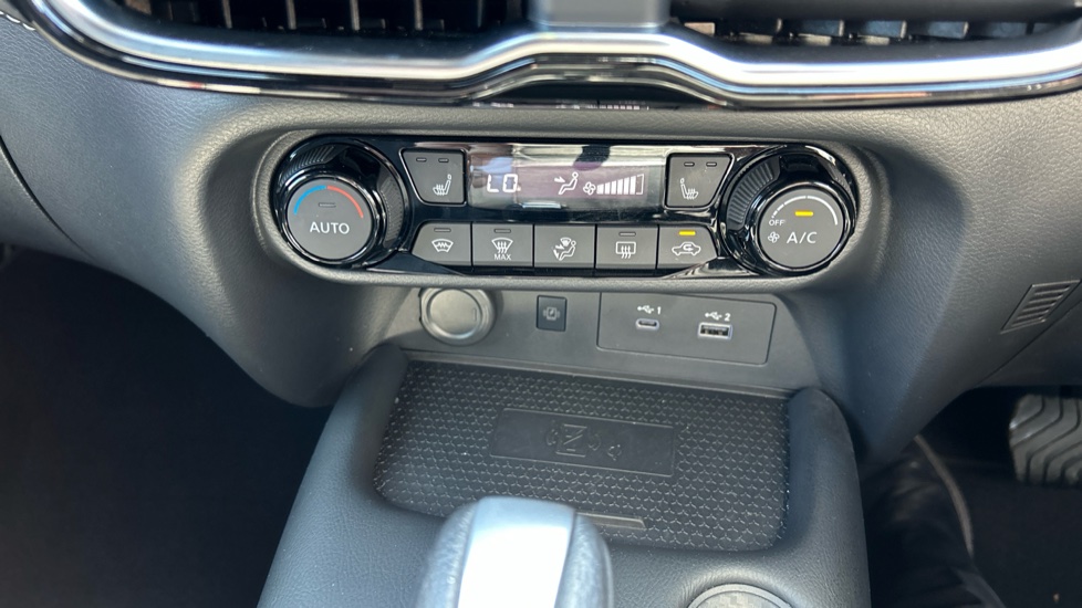 Nissan Juke 1.6 Hybrid Tekna 5dr Auto Hybrid Hatchback - Image 28