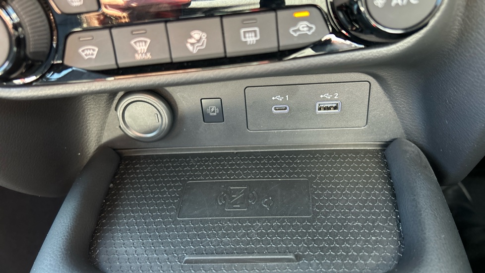 Nissan Juke 1.6 Hybrid Tekna 5dr Auto Hybrid Hatchback - Image 30