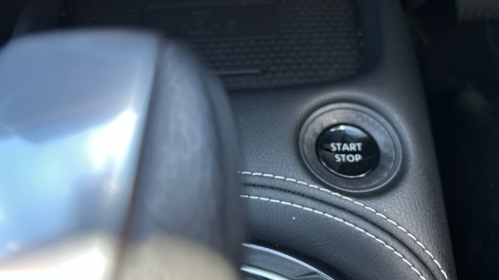 Nissan Juke 1.6 Hybrid Tekna 5dr Auto Hybrid Hatchback - Image 32