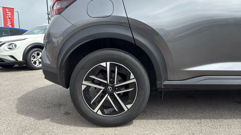 Nissan Juke 1.0 DiG-T N-Connecta 5dr Petrol Hatchback - Image 7