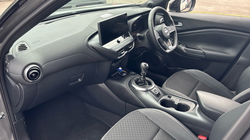 Nissan Juke 1.0 DiG-T N-Connecta 5dr Petrol Hatchback - Image 9