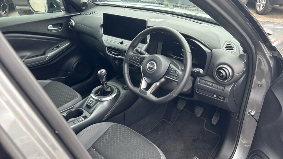 Nissan Juke 1.0 DiG-T N-Connecta 5dr Petrol Hatchback - Image 11